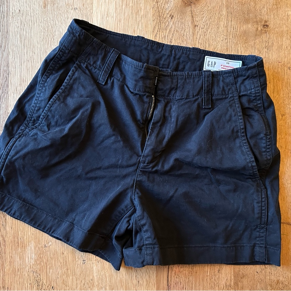 GAP Women's downtown khaki 4” short